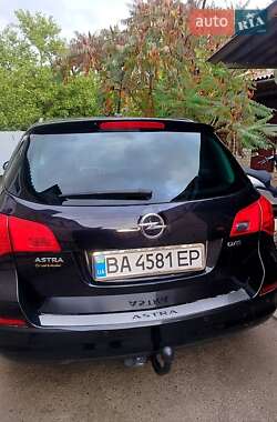 Универсал Opel Astra 2011 в 