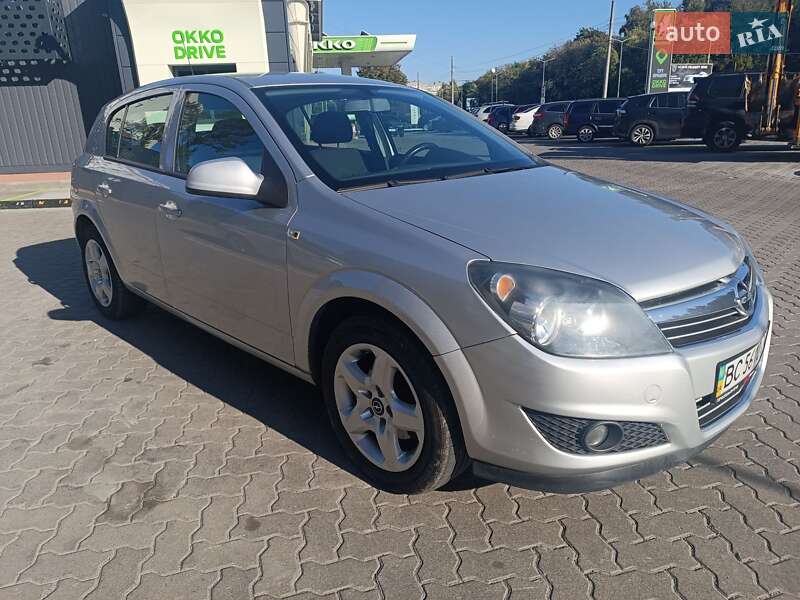 Хетчбек Opel Astra 2012 в Львові фото 5 Хетчбек Opel Astra 2012 в Львові