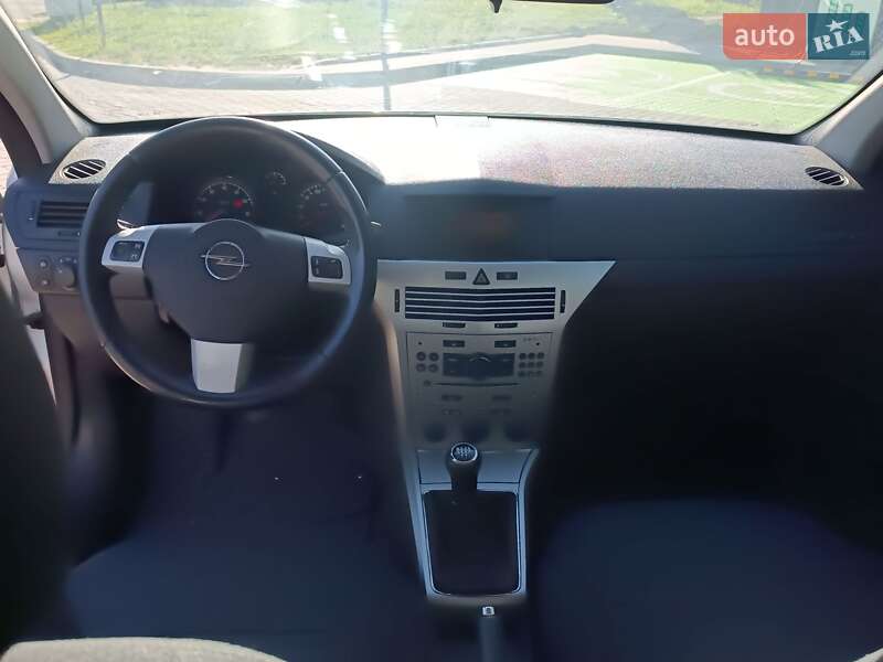 Хетчбек Opel Astra 2012 в Львові фото 14 Хетчбек Opel Astra 2012 в Львові