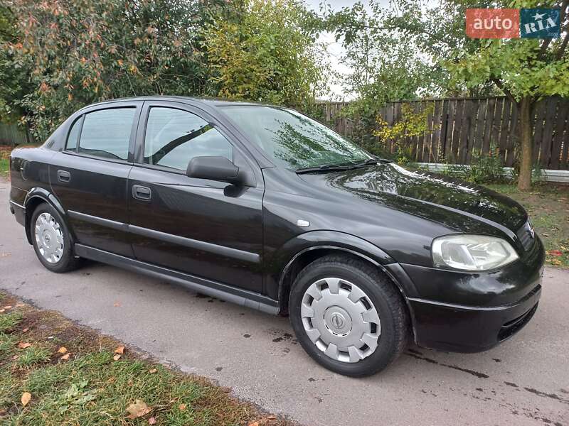 Седан Opel Astra 2008 в Шостке
