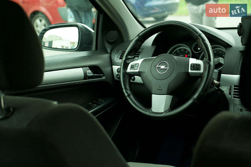 Универсал Opel Astra 2005 в Чернигове фото 11 Универсал Opel Astra 2005 в Чернигове