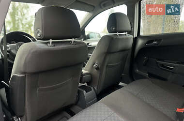Хетчбек Opel Astra 2004 в  фото 35 Хетчбек Opel Astra 2004 в