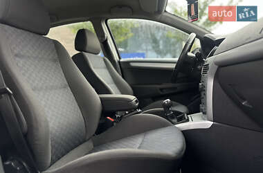 Хетчбек Opel Astra 2004 в  фото 44 Хетчбек Opel Astra 2004 в