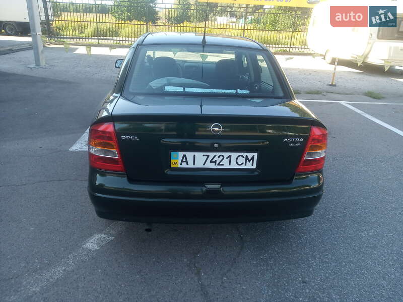 Седан Opel Astra 2000 в Броварах