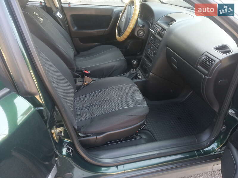 Седан Opel Astra 2000 в Броварах