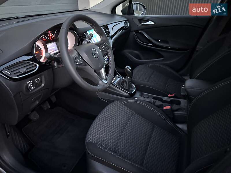 Хетчбек Opel Astra 2018 в Стрию