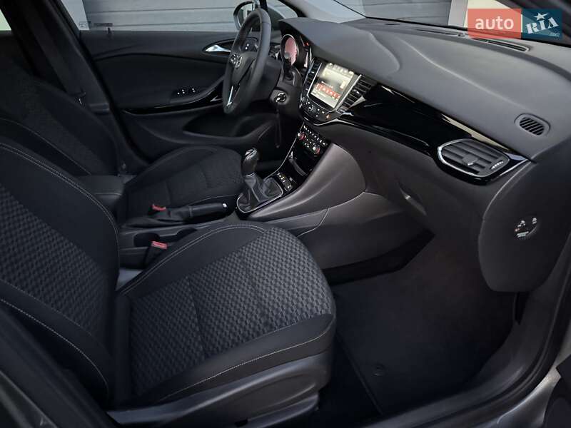 Хетчбек Opel Astra 2018 в Стрию