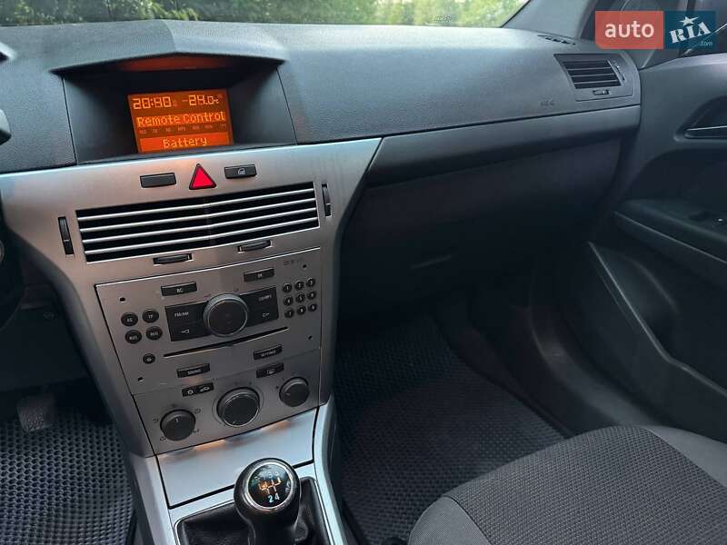 Универсал Opel Astra 2013 в Тульчине