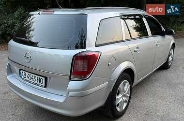 Универсал Opel Astra 2013 в 