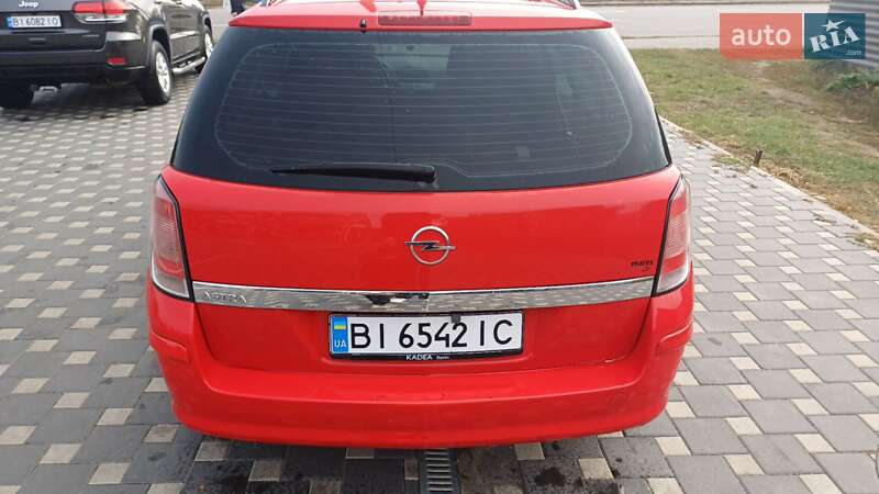 Универсал Opel Astra 2009 в Полтаве