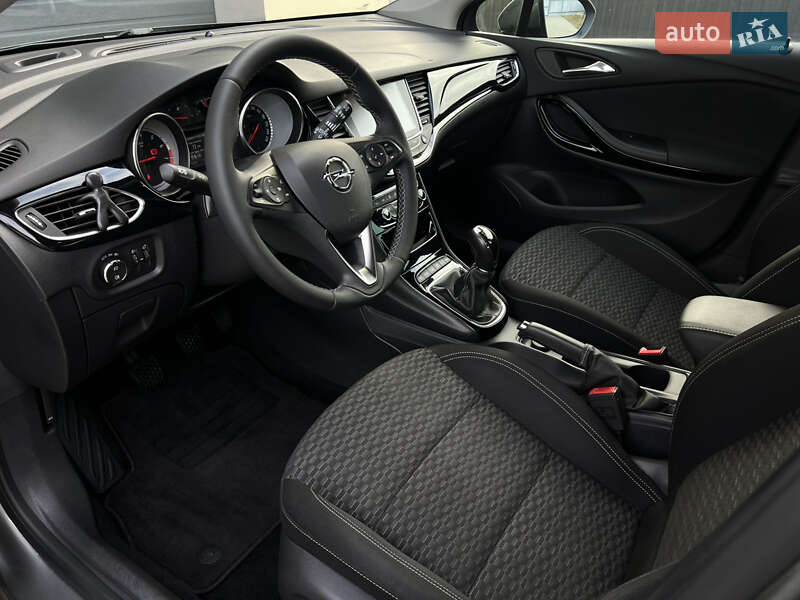 Хетчбек Opel Astra 2018 в Стрию