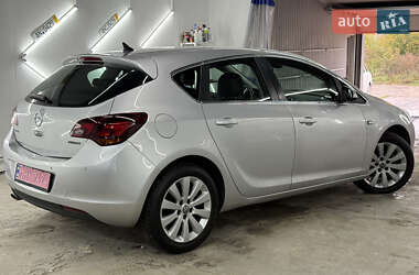 Хэтчбек Opel Astra 2010 в 