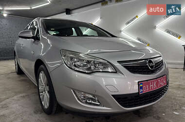 Хэтчбек Opel Astra 2010 в 