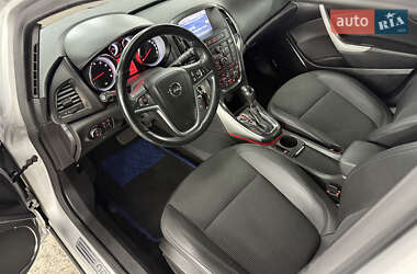 Хэтчбек Opel Astra 2010 в 