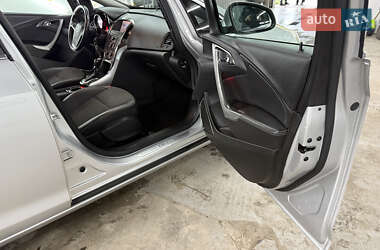 Хэтчбек Opel Astra 2010 в 