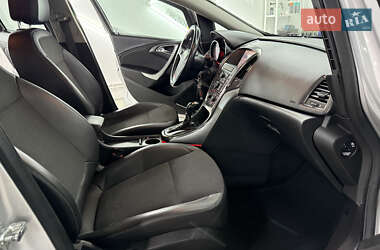 Хэтчбек Opel Astra 2010 в 