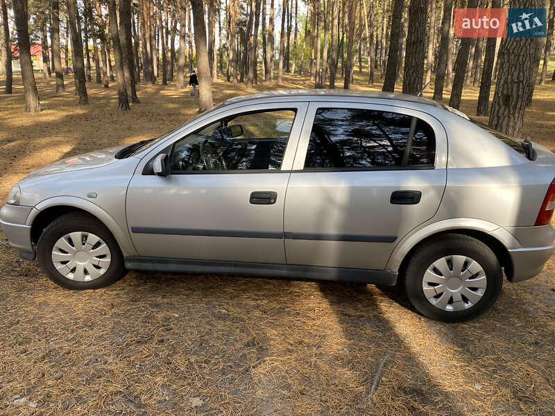 Хэтчбек Opel Astra 2003 в Сумах