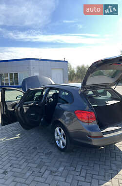 Универсал Opel Astra 2011 в 