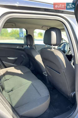 Универсал Opel Astra 2011 в 