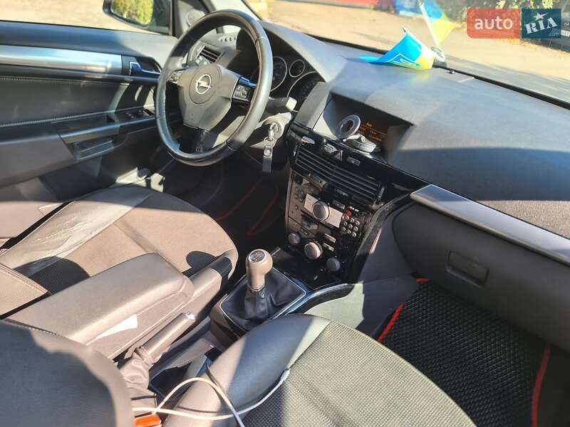 Хэтчбек Opel Astra 2008 в Киеве