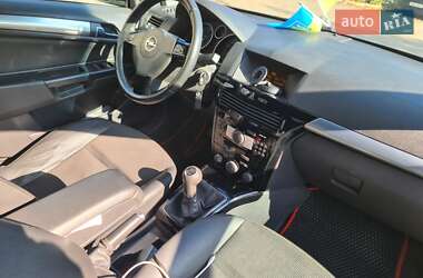 Хэтчбек Opel Astra 2008 в 
