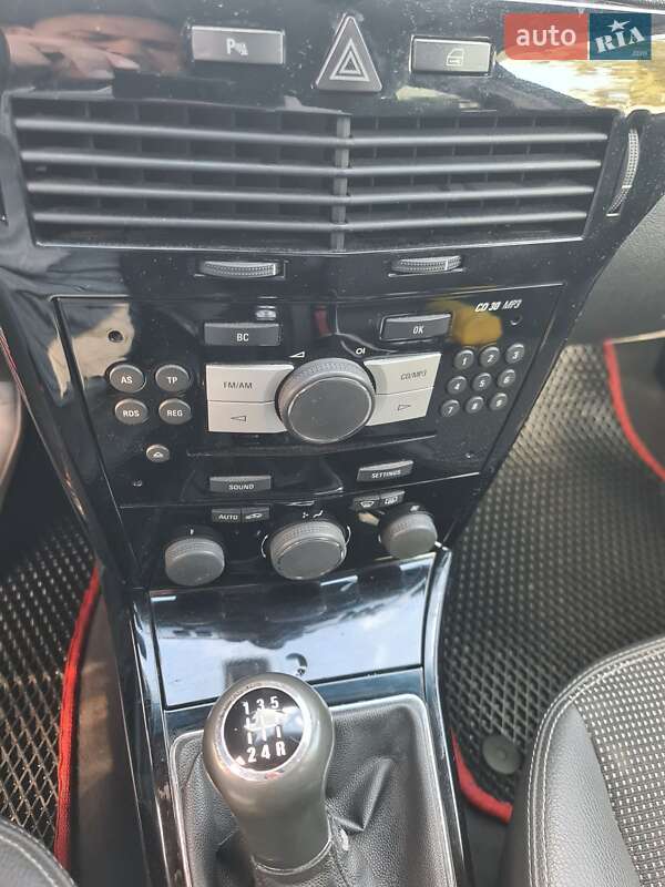 Хэтчбек Opel Astra 2008 в Киеве