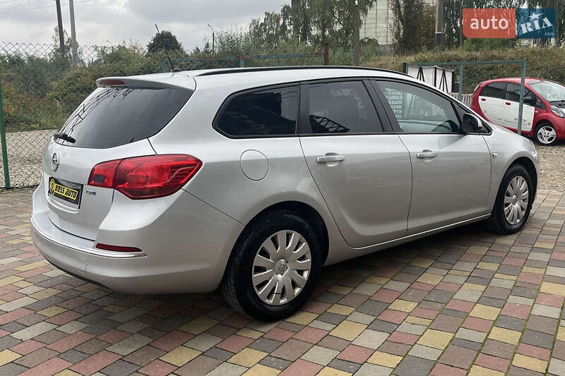 Універсал Opel Astra 2013 в Стрию