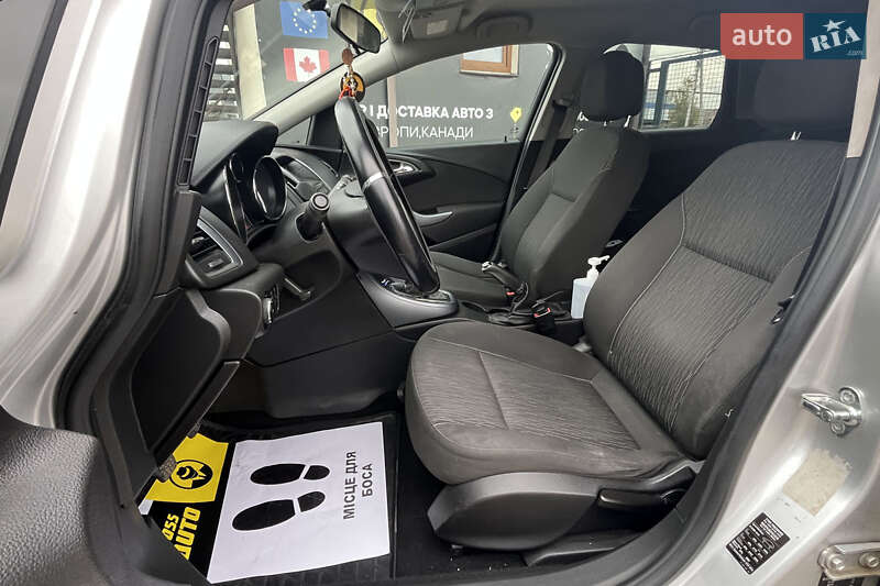 Універсал Opel Astra 2013 в Стрию