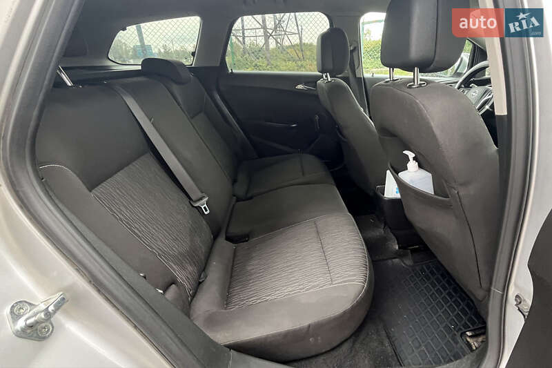 Універсал Opel Astra 2013 в Стрию