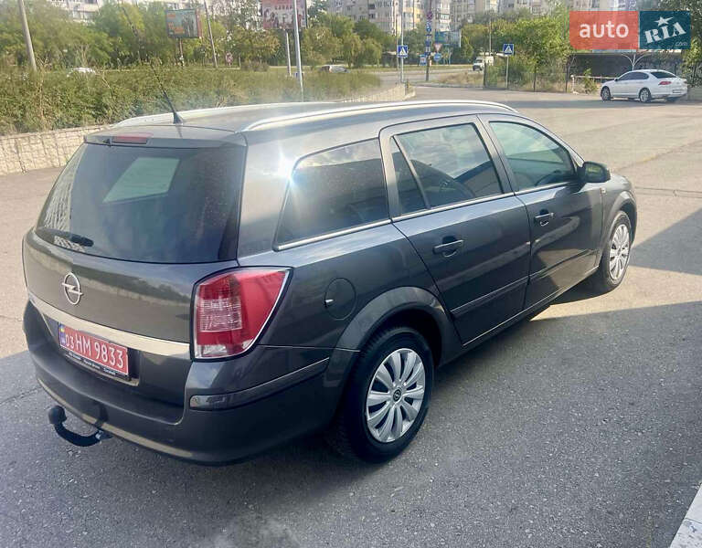 Універсал Opel Astra 2010 в Запоріжжі