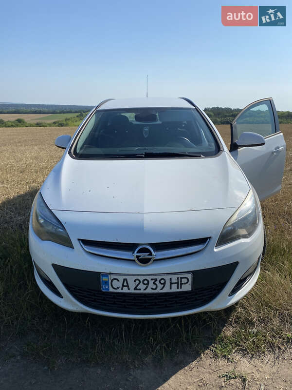 Універсал Opel Astra 2015 в Черкасах