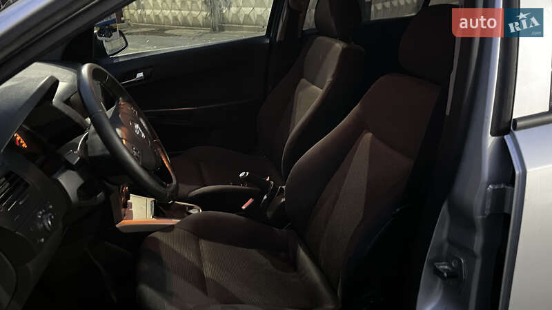 Хэтчбек Opel Astra 2008 в Вышгороде фото 8 Хэтчбек Opel Astra 2008 в Вышгороде