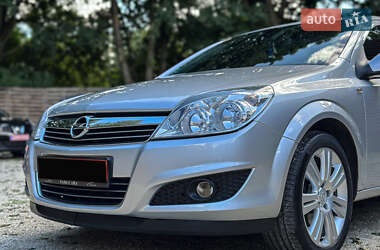 Универсал Opel Astra 2009 в 