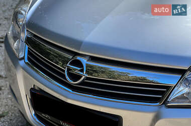 Универсал Opel Astra 2009 в 