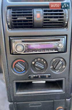Седан Opel Astra 2006 в 