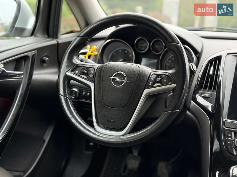 Универсал Opel Astra 2014 в Тернополе
