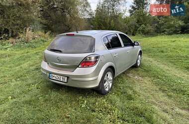 Хэтчбек Opel Astra 2011 в 