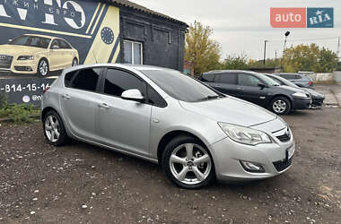 Хэтчбек Opel Astra 2010 в 