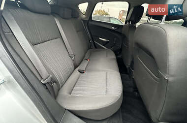 Хэтчбек Opel Astra 2010 в 