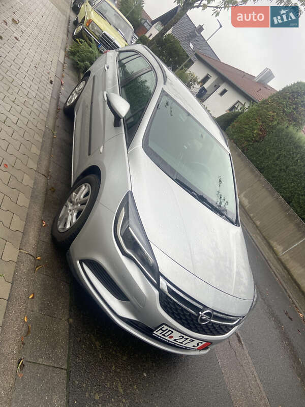 Универсал Opel Astra 2018 в Здолбунове