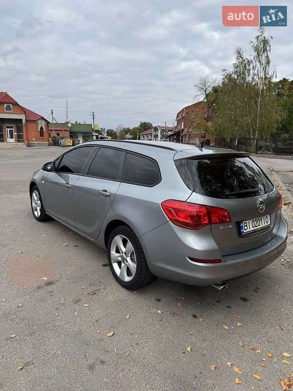 Универсал Opel Astra 2011 в Кобеляках фото 3 Универсал Opel Astra 2011 в Кобеляках