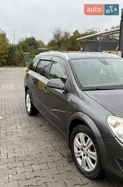 Универсал Opel Astra 2010 в 