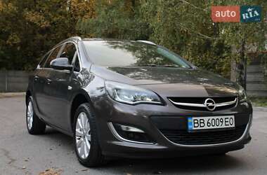 Універсал Opel Astra 2012 в Дніпрі