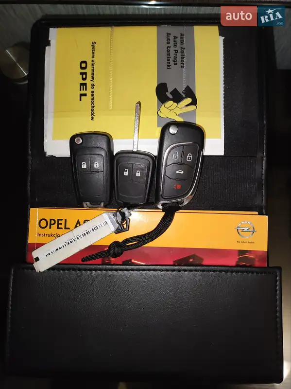 Универсал Opel Astra 2012 в Днепре документ 2 фото Универсал Opel Astra 2012 в Днепре документ