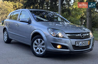 Хэтчбек Opel Astra 2008 в 