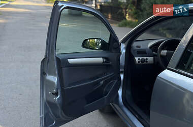 Хэтчбек Opel Astra 2008 в 