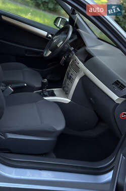 Хэтчбек Opel Astra 2008 в 