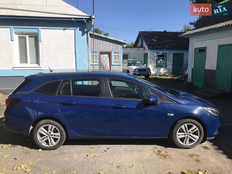 Универсал Opel Astra 2018 в Новоархангельске