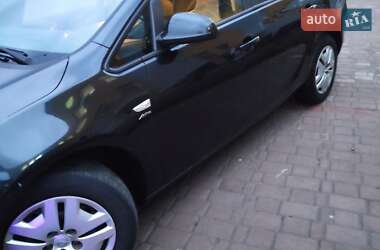 Універсал Opel Astra 2013 в Івано-Франківську