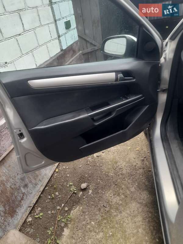 Універсал Opel Astra 2008 в Теплику